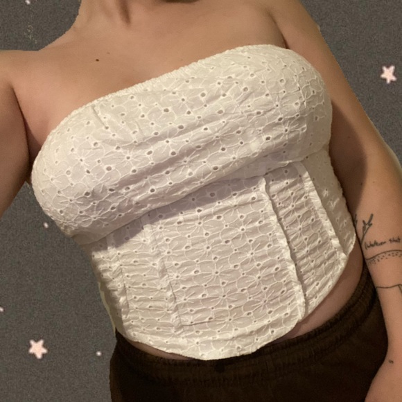 Princess Polly strapless top 🕊️ - Picture 2 of 4